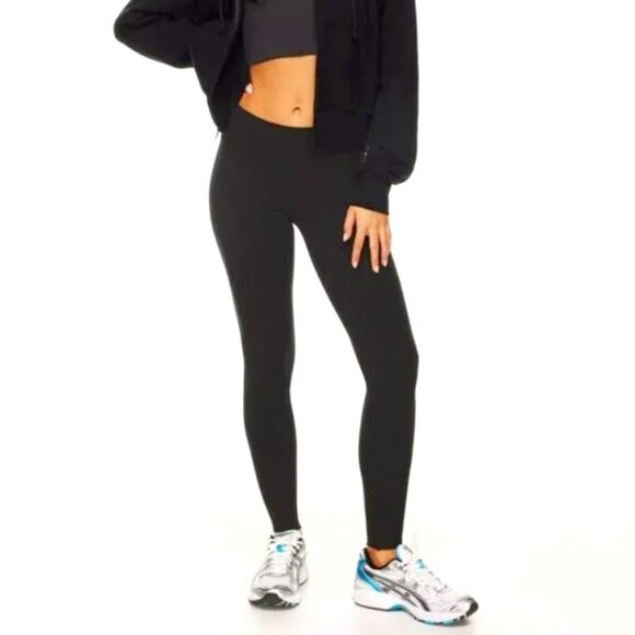 TNA Pants - Aritzia Tna Mid-Rise Aurant Equator Legging in Black, Size XS (NWT)